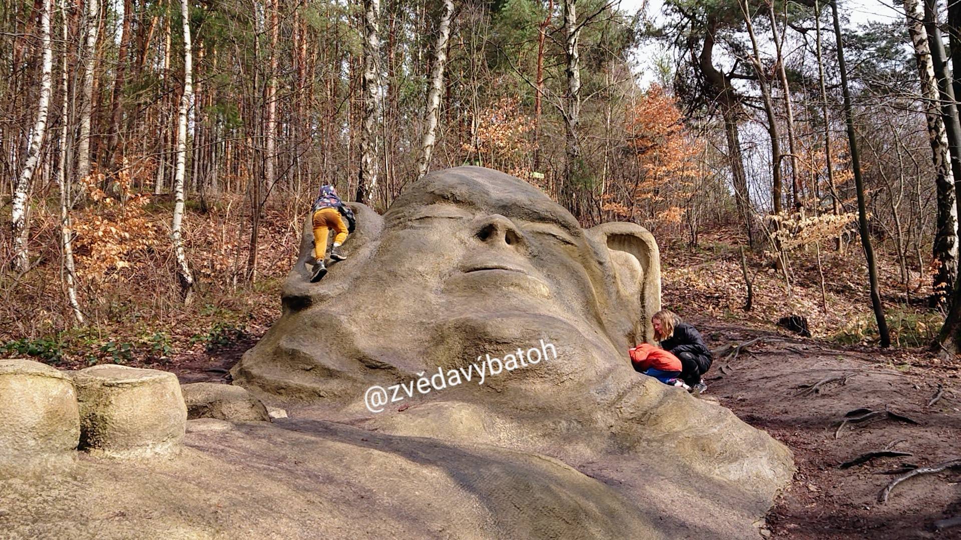 Obřeee, vstáááveeej!