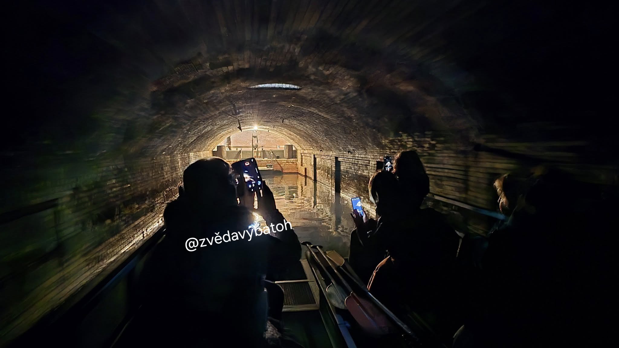 Procházka po historii hovínek