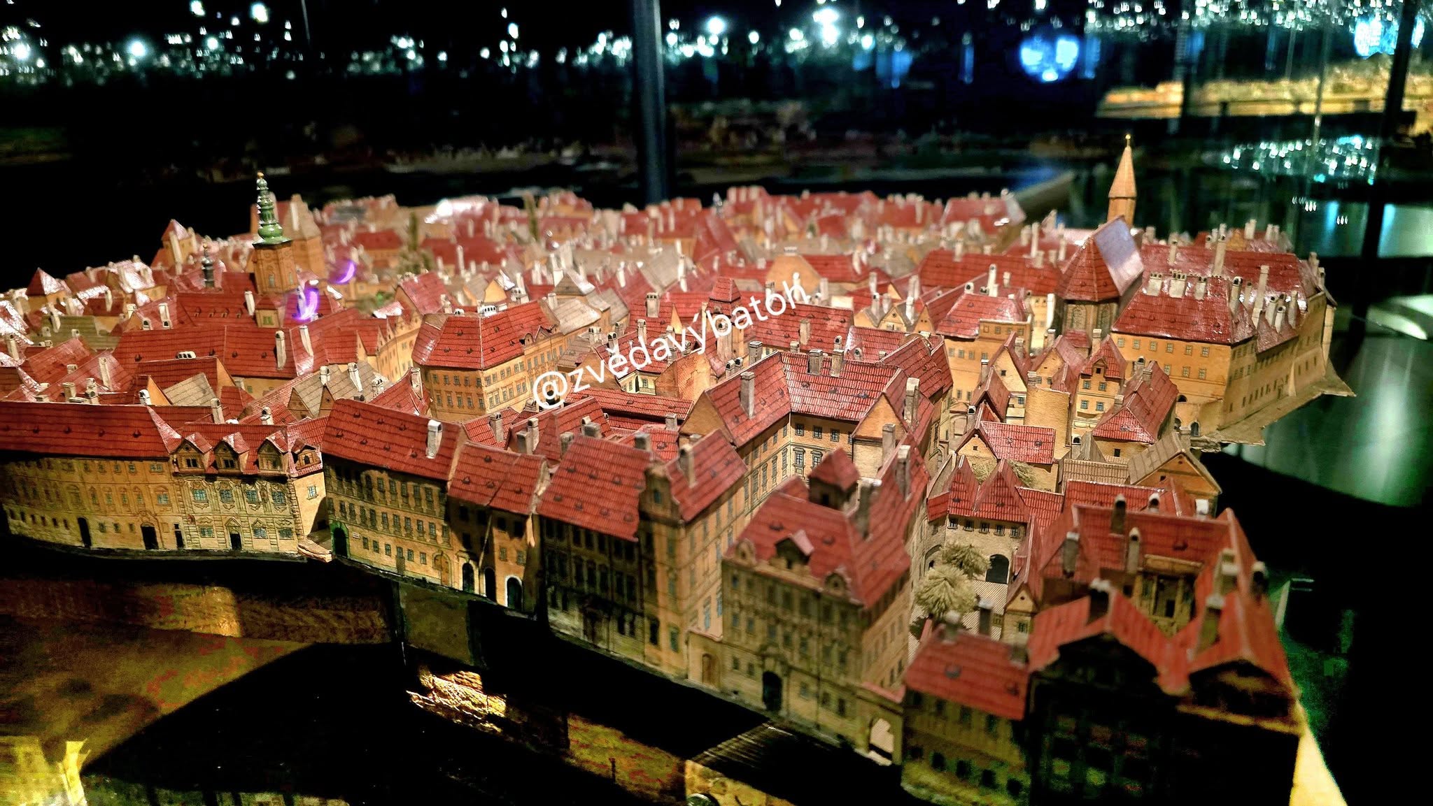 Jak tohle, sakryš, bez 3D tiskárny, satelitů a foťáku dokázal?